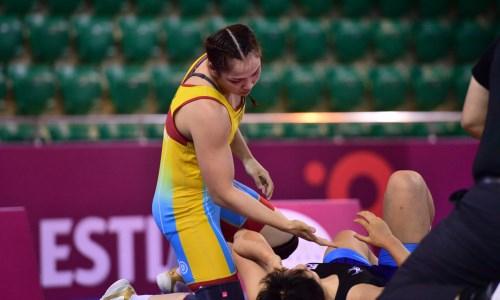 Казахстанская спортсменка вышла в полуфинал лицензионного турнира по женской борьбе