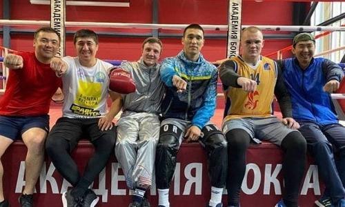 Казахстанские боксеры продолжают подготовку к вечеру бокса в России. Видео