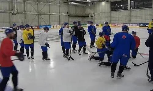 Сборная Казахстана возобновила ледовые тренировки