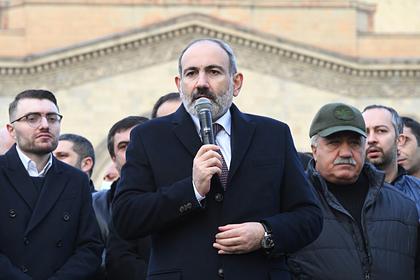 В МИД Армении удивились намерению Пашиняна подписать договор с Азербайджаном