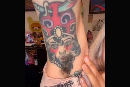 Блогер показал свою нелепую татуировку в TikTok и запустил флешмоб