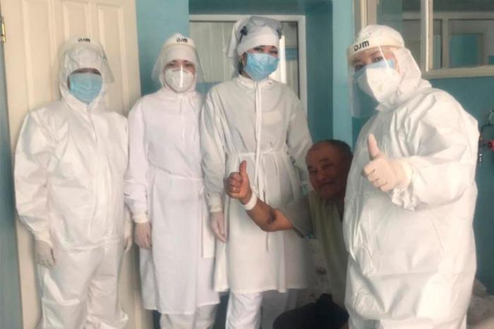 68-летнего пациента вылечили от COVID-19 в Жамбылской области