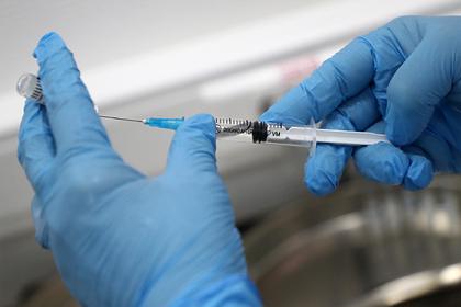 В Петербург поступила третья вакцина от коронавируса