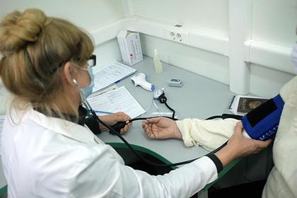 Россиянам раскрыли особенности вакцинации от COVID-19 в жару