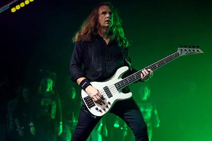 Группа Megadeth изгнала пристававшего к малолетней фанатке основателя