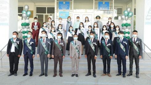 На знак «Алтын белгі» претендуют 415 выпускников школ Карагандинской области