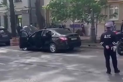 Установлена личность бросившего автомобиль с арсеналом оружия в центре Москвы