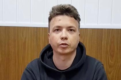 Мать Протасевича рассказала о недопуске к нему адвоката и пытках