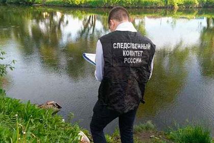 Российские подростки нашли пакет с костями человека на берегу реки