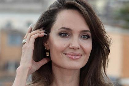 Анджелина Джоли поговорила со Светланой Алексиевич о ситуации в Белоруссии