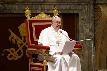 Папа римский назвал мало молящийся и слишком много пьющий народ