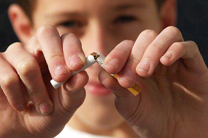Ученый раскрыл способы бросить курить и не потолстеть