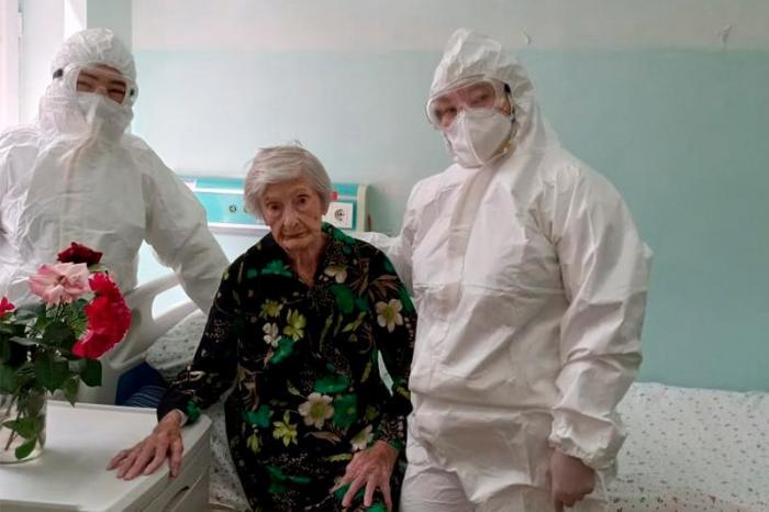 99-летняя жительница Ленгера одолела коронавирус