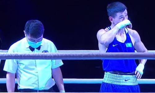 Казахстанский боксер со скандалом проиграл узбеку бой за «золото» чемпионата Азии