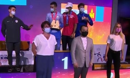 Обидно до слез. Видео реакции казахстанских боксеров на медали ЧА-2021 после спорного судейства финалов