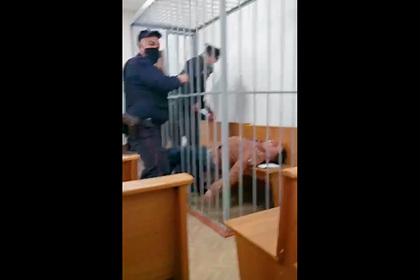 Белоруc пытался покончить с собой в суде по делу о протестах
