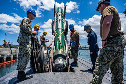 США экстренно вывели подводный флот в Тихий океан