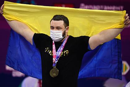 Написавшего о «сгоревшей Москве» украинского тяжелоатлета дисквалифицировали