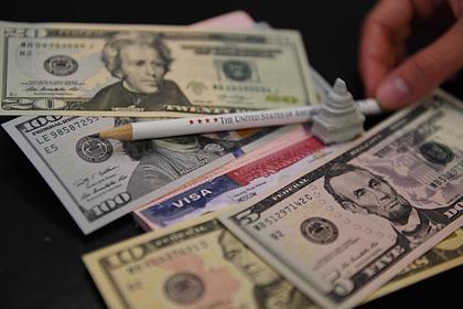 Минфин исключил запрет доллара при расчетах