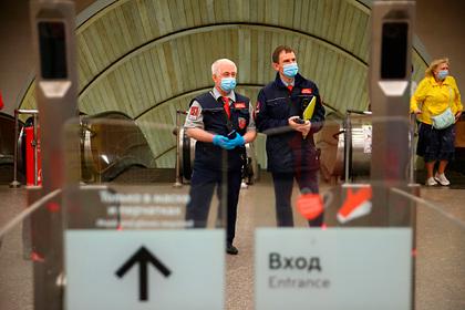 В Москве усилят контроль за ношением масок и перчаток в транспорте