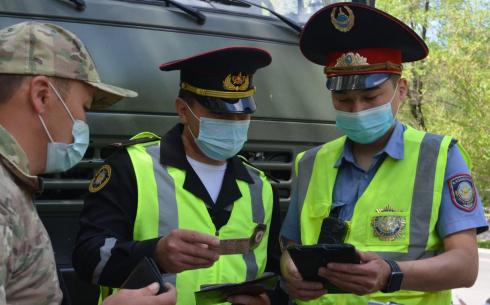 Акция по безопасности дорожного движения проводится в Караганде управлением военной и дорожной полиции