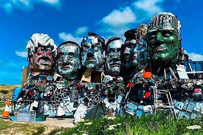 Скульптуры лидеров стран «Большой семерки» сделали из мусора