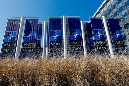 НАТО предупредило о слежке за российскими войсками на границе с Украиной