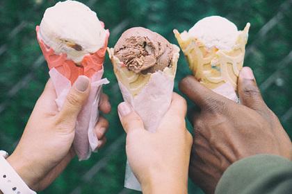 Диетолог назвала россиянам максимально допустимую порцию мороженого в неделю