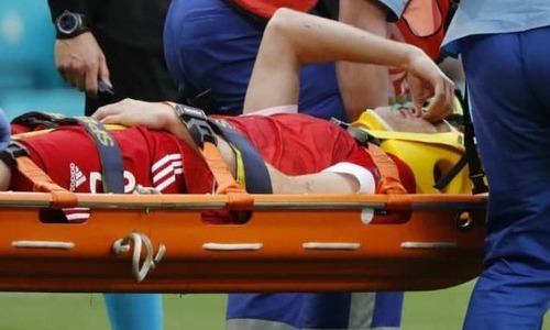 Озвучен диагноз одноклубника Зайнутдинова после того, как его унесли с поля в матче ЕВРО-2020