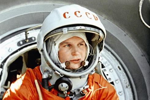 «Эй! Небо, сними шляпу!» - день полета первой женщины в космос