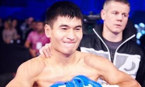 У непобежденного боксера из Казахстана изменилась дата первого боя за четыре года