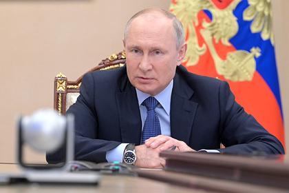В Кремле объяснили вето Путина на закон о фейках в СМИ