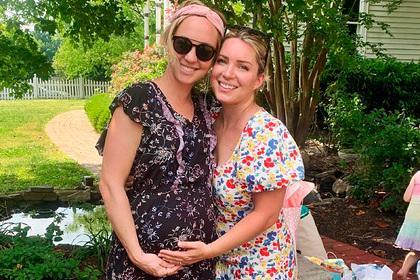 Женщина забеременела собственным племянником ради сестры-близнеца