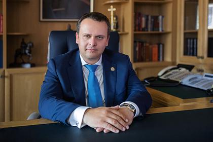 Губернатор российского региона в третий раз привился от COVID-19