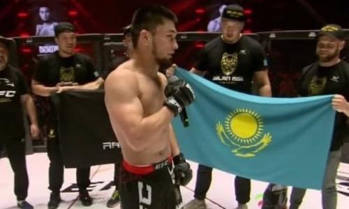 «Мне без разницы». Казахстанский боец обратился к промоушну Хабиба после яркой победы на EFC 37