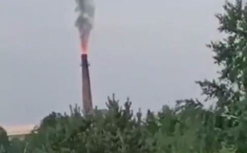 Руководство завода Qaz Carbon ответило на жалобы жителей Сортировки на дымящую трубу строящейся агломерационной фабрики