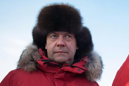 Медведев заявил о необходимости Арктического совета