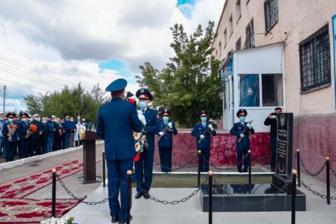 Обелиск памяти погибших полицейских открыли в Карагандинской области
