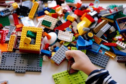 Lego начнут делать из мусора