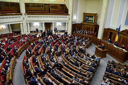 Украинских депутатов предложили наказывать за оскорбление журналистов