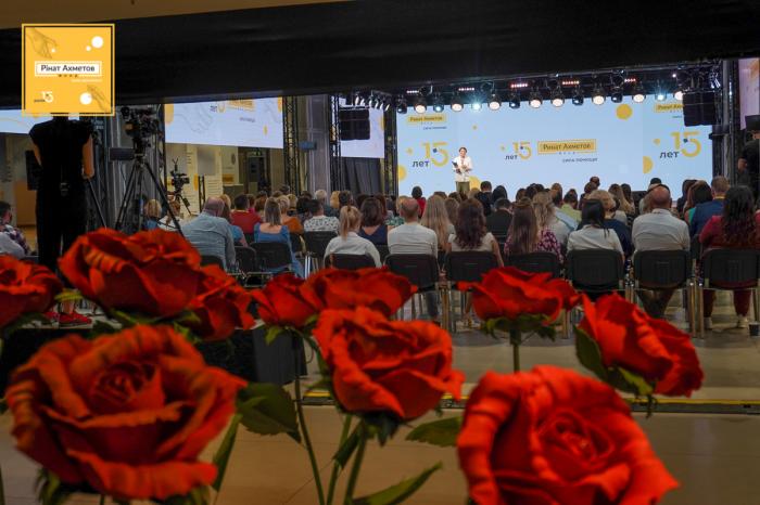 За 15 лет Фонда Рината Ахметова помог выжить 5 миллионам украинцев
