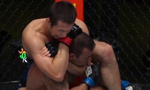 Видео победного удушения Шавката Рахмонова во втором бою в UFC