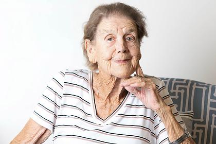 100-летняя долгожительница объяснила долголетие любовью к книгам и веселью