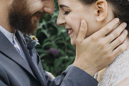 Невеста пригрозила отменить свадьбу из-за отказа жениха сбрить бороду