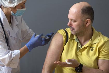 Эксперт «Сколково» оценила идею повторной вакцинации раз в полгода