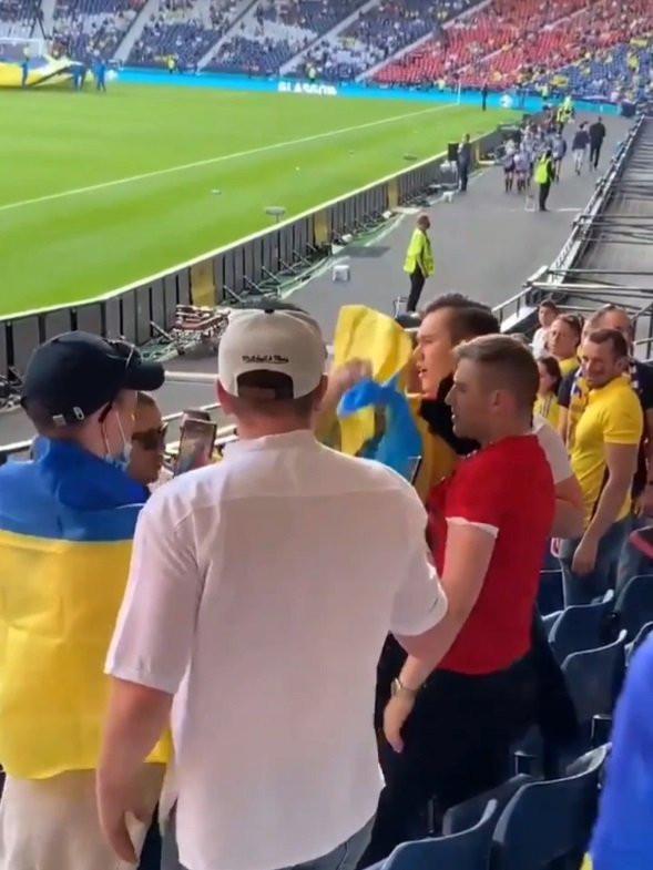 На матче сборной Украины фанаты избили российского болельщика (+фото)