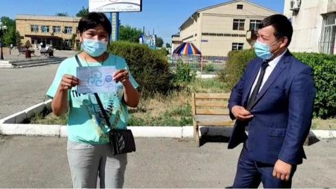 Среди вакцинированных жителей Жанааркинского района разыграли две путёвки в санаторий