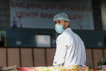 В Казахстане ввели обязательную вакцинацию для части граждан