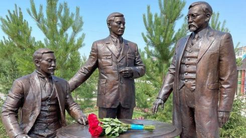 Памятник лидерам Алаш Орды установили в Нур-Султане