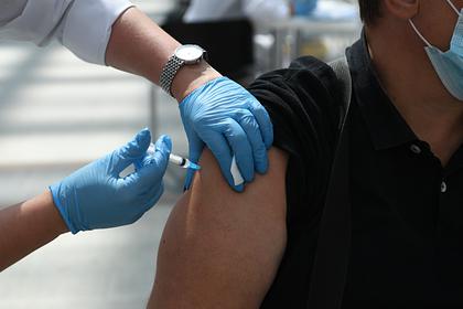 В Туркмении ввели обязательную вакцинацию от коронавируса